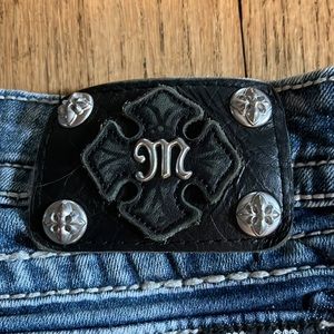 Miss Me Signature Cuffed Capris